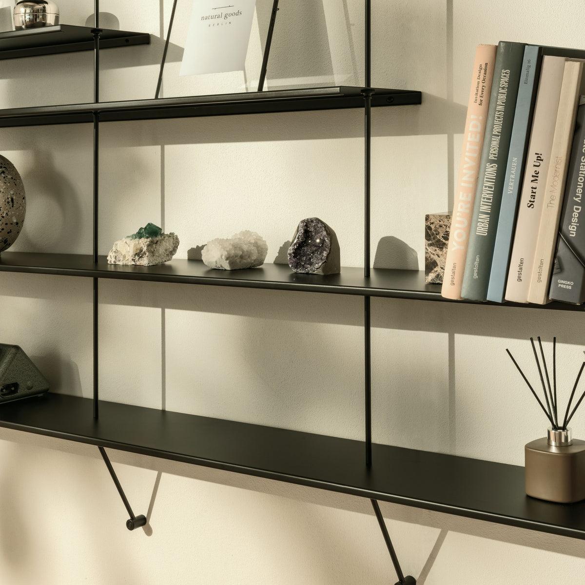 STEMI¹ Wall Shelf