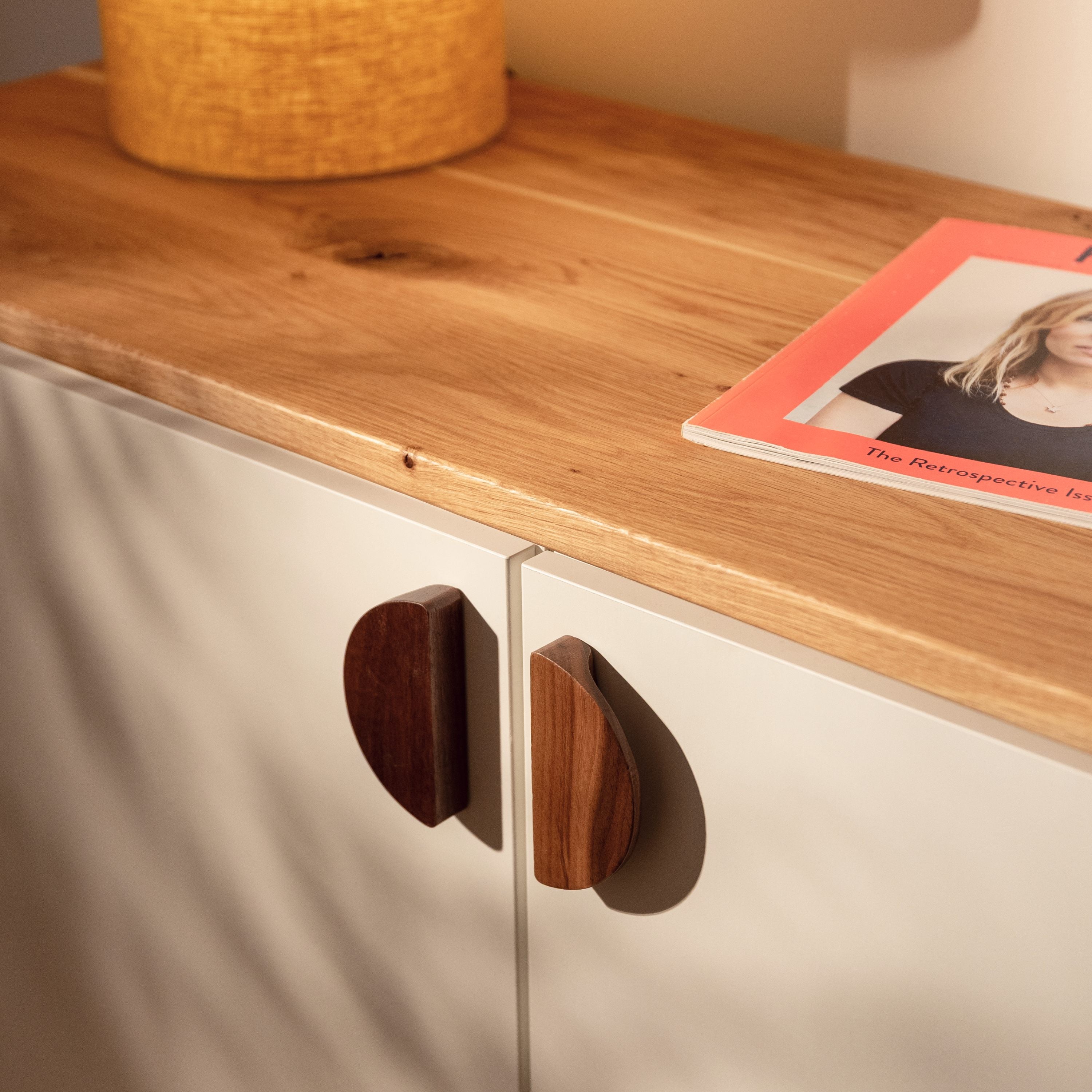 Furniture handle HALBMOND