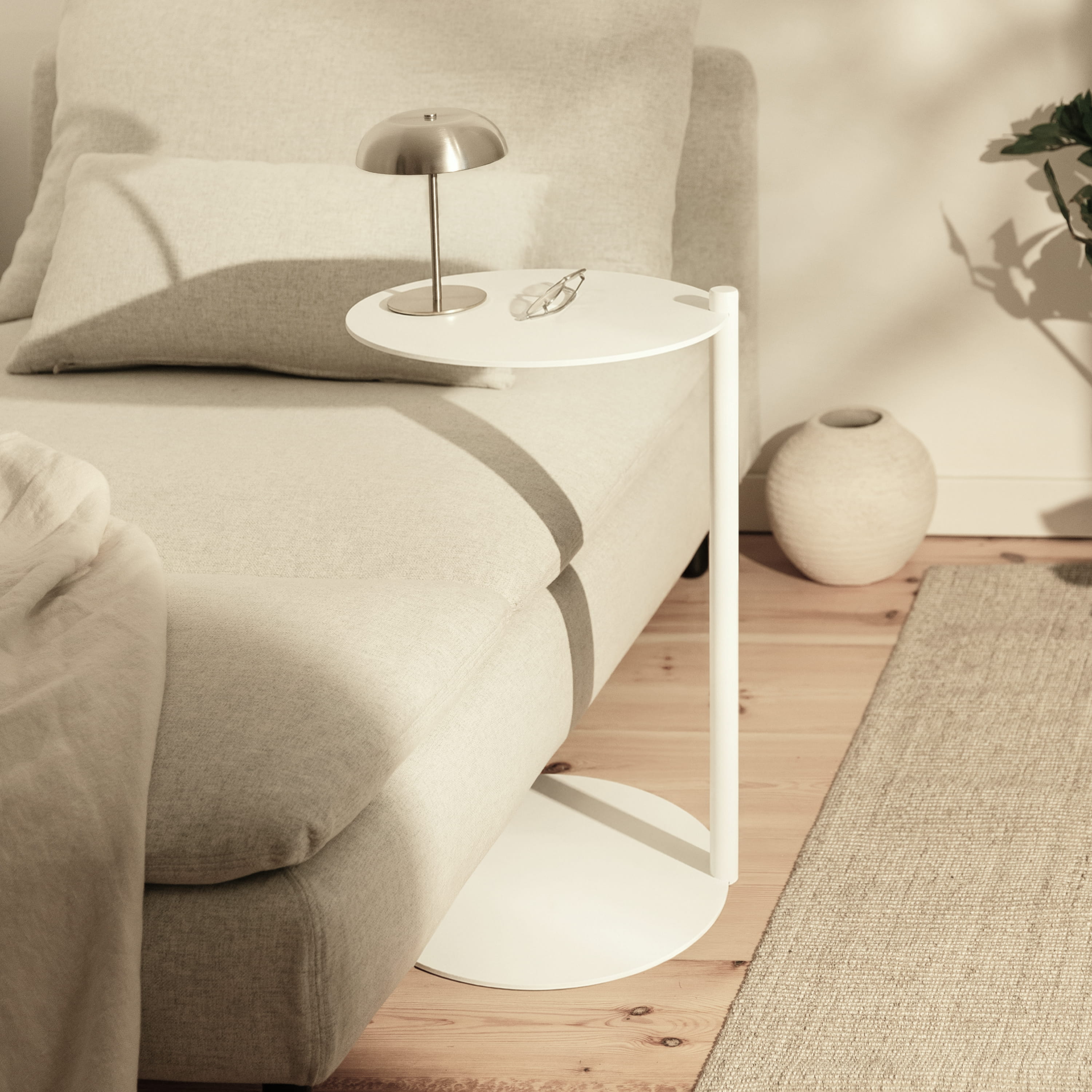 LUNA side table