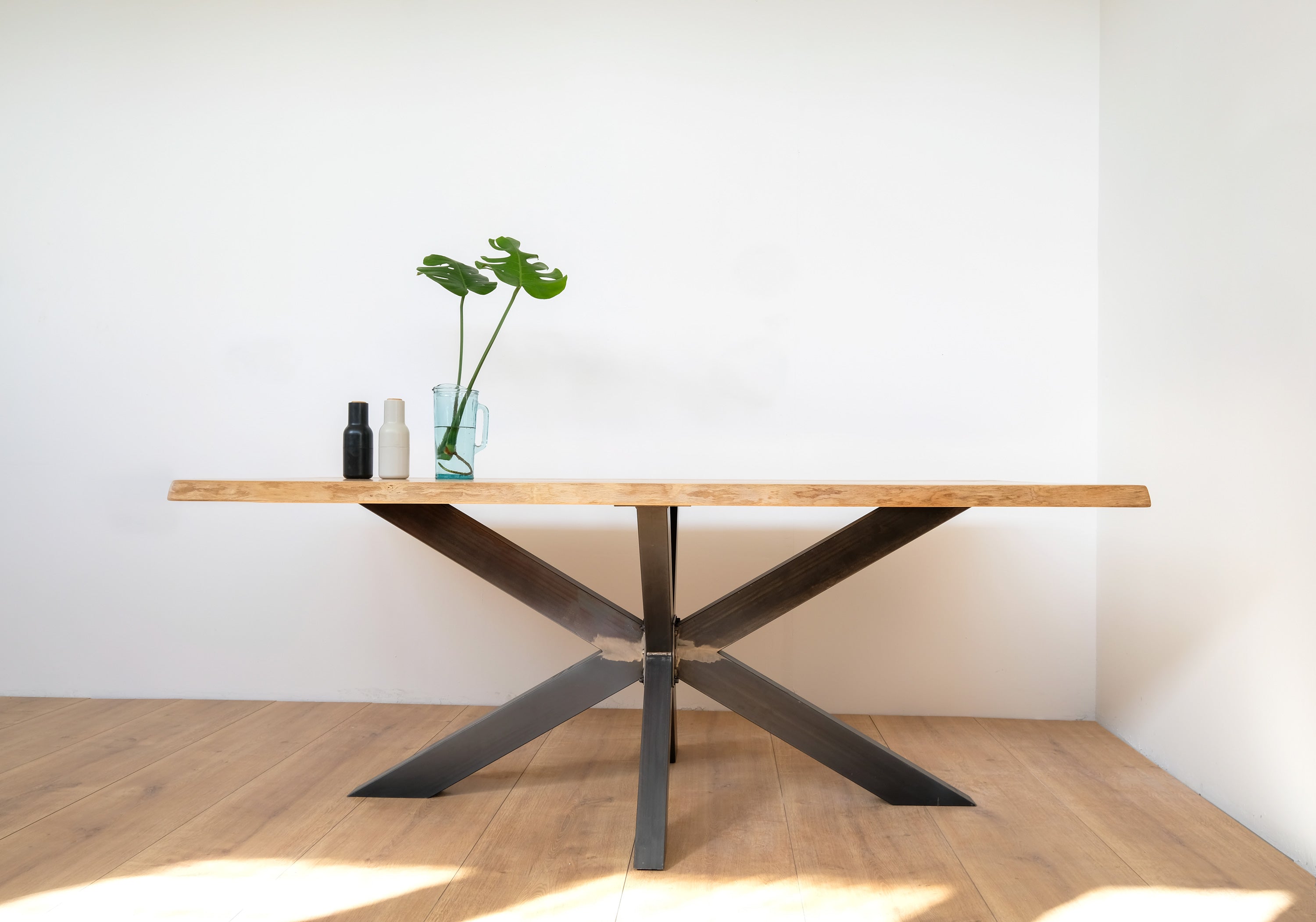 SPIDER table frame